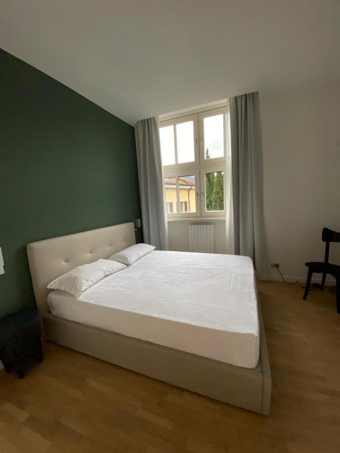 Little Marina Apartment Malgrate Buitenkant foto
