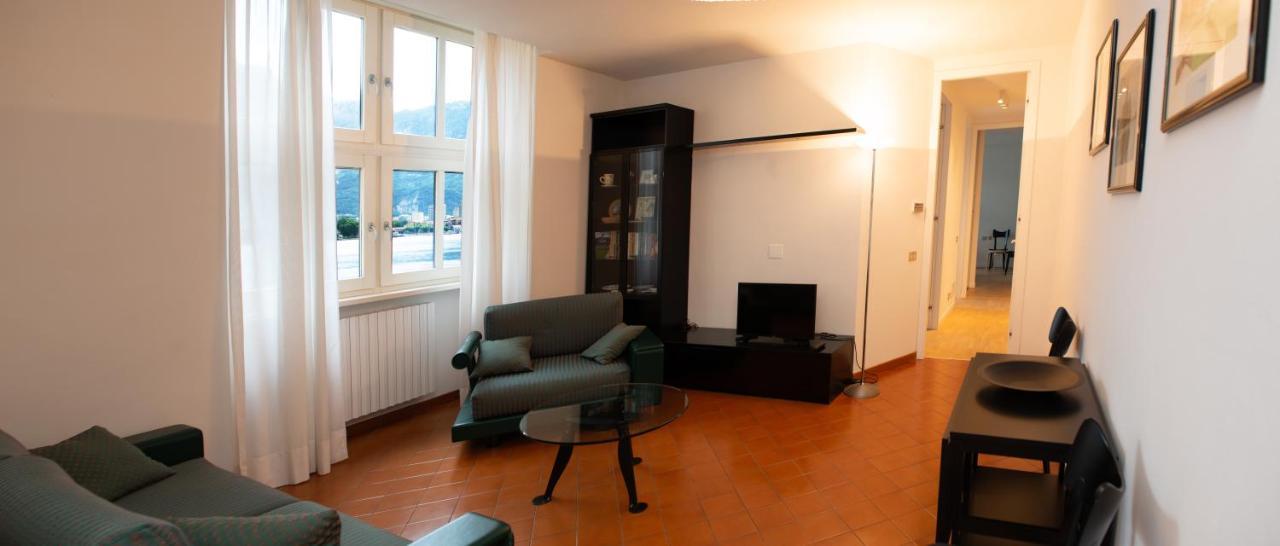 Little Marina Apartment Malgrate Buitenkant foto